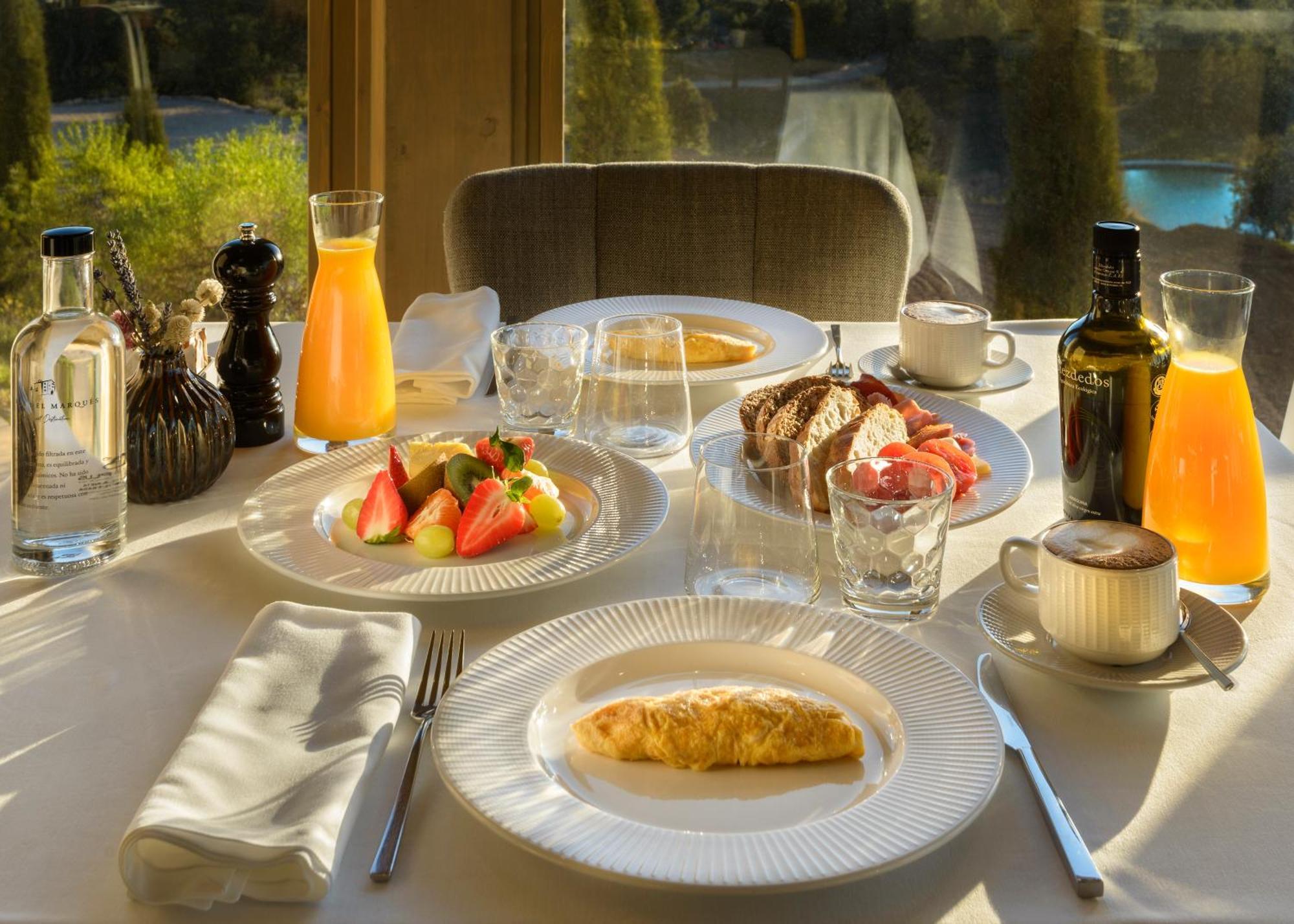 Torre Del Marques Hotel Spa & Winery - Small Luxury Hotels มอนโรโย ภายนอก รูปภาพ
